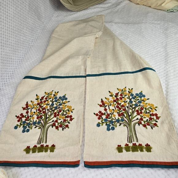 Pier 1 Imports Flower Tree Table Runner Embroidered Vintage 12"x72" - Picture 1 of 7